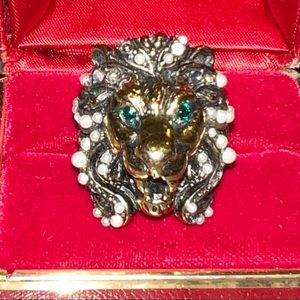 GUCCI Lion Head Ring Glass Pearl & Green Rhinestone